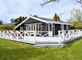 Beautiful Home In Dronningmlle With 2 Bedrooms And Wifi, Hotel in Dronningmølle