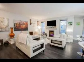 Cozy and beautiful 3 bedroom house close to lake