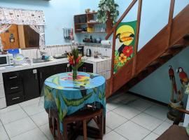 Guesthouse Casa Lapa2, hotel in zona Aeroporto Internazionale Juan Santamar&iacute;a - SJO, Alajuela