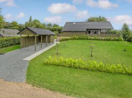 3 Bedroom Beautiful Home In Hejls, hotel in Hejls