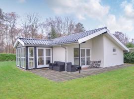 Beautiful Home In Eg With Kitchen, feriehus i Egå