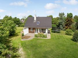 Cozy Home In Ebeltoft With Kitchen, hotel mewah di Ebeltoft
