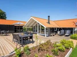 Four-Bedroom Holiday Home In Hejls