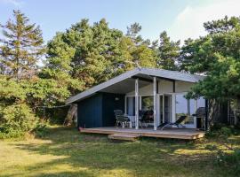 Awesome Home In Knebel With 3 Bedrooms And Wifi, feriehus i Skødshoved Strand