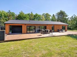 Lovely Home In Grenaa With Wifi, hotel v destinaci Brøndstrup