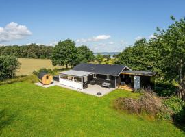 Cozy Home In Knebel With Sauna, Hotel in Knebel