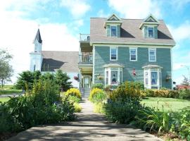 Louisbourg Heritage House, hotel with parking in Louisbourg