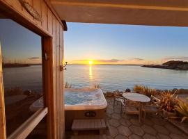 Relaxing cottage with spectacular view, Sauna and Spa Pool, holiday rental in Kircubbin