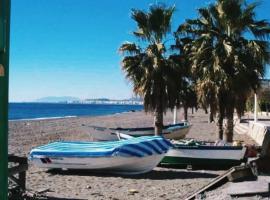 Precioso apartamento con garaje en Avenida Andalucía 77 playa Mezquitilla, Ferienwohnung in Algarrobo