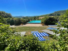 Sleeps 11 - amazing scenery all around - exc villa, pool grounds - pool house, Villa in Marzolini