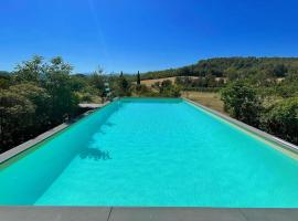Italian Gardensexc poolpool house - sensationally beautiful - 11 guests, hotell med parkeringsplass i Marzolini