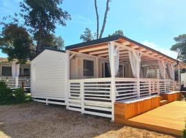 Blue Wave Mobile Home, hotel en Biograd na Moru