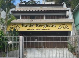 Hostel Berghaus, khách sạn gần Hội Lập pháp Santa Catarina, Florianópolis