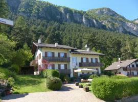Appartamenti Casa Pineta, hotel in Fai della Paganella