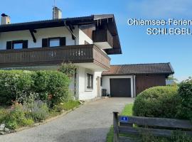 Chiemsee-Ferienhaus Schlegel, hotel in Breitbrunn am Chiemsee