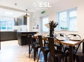 5 Bedroom Victorian Town House - Perfect for Contractors and Family Groups
