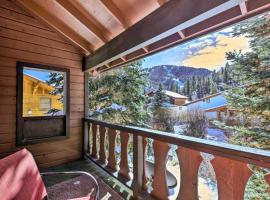 Waterfront Red River Haven Walk to Ski Lift!, pet-friendly hotel in Red River
