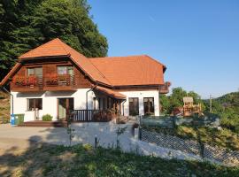 Pensiunea Nossa Panzió, cottage in Corunca