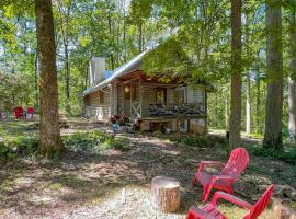 Cabin and Creek - Secluded Oasis - 3BD, hotel di Kingston Springs