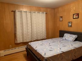 #2 Cozy Queen size bedroom @New Brunswick NJ downtown, מקום אירוח ביתי בניו ברונסוויק