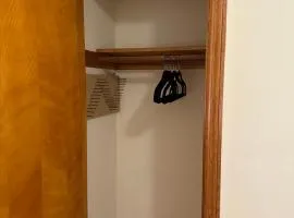 M1 Queen Size BedRoom with desk near Rutgers U & hospitals