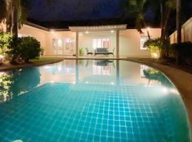 Sunny3 villa Pattaya, hotel v destinaci Ban Huai Yai