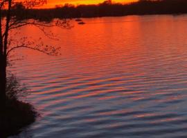 Luxury on the lake, hotel di Indianapolis