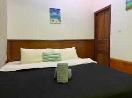 LETS GO HURAA – hotel w mieście Huraa