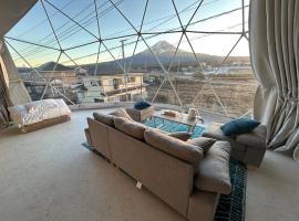 Glamping Dome YOSHIMURA, luxury tent in Fujikawaguchiko