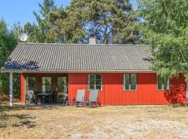 3 Bedroom Gorgeous Home In Aakirkeby