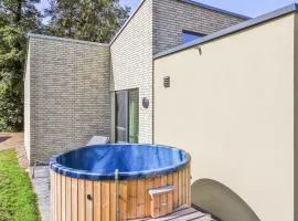 Beautiful Home In Lembruchdümmer See