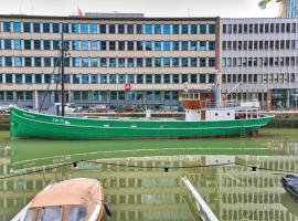 Boathotel Rotterdam Wilhelmina, hotel in Rotterdam