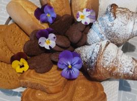 Il Colibrì Bed&Breakfast: Leno'da bir Oda ve Kahvaltı