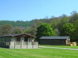 Peel Lodge - Parmontley Hall Lodges, cottage in Hexham