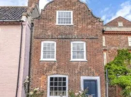 A Unique Cottage in the centre of Cley