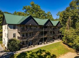 Briarstone Lodge Condo 13F, hotel in Pigeon Forge