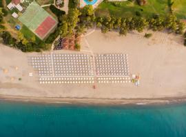 VOI Floriana Resort, hotell med parkering i Simeri Mare
