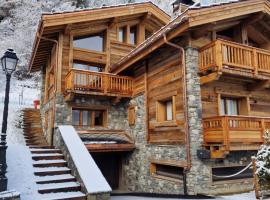 Chalet Les Cochettes, hotel in Courchevel