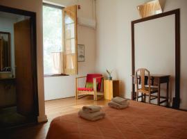 Portón Rojo, pension in Liebig