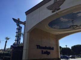 Thunderbird Lodge, hôtel à Riverside