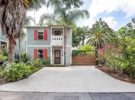 Luxurious indoor/outdoor Family Paradise in downtown St Augustine