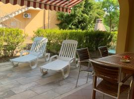 Anna's HOUSE - Family Home, hotel dengan kolam renang di Pizzo