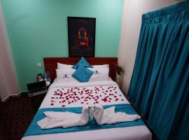 The Central Suites Vizag, hotell i Dabagardens, Visakhapatnam