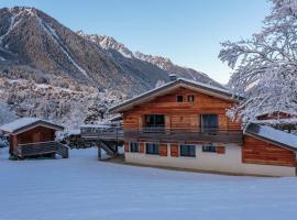 Chalet De L'ours - Chamonix All Year, hotel in Chamonix-Mont-Blanc