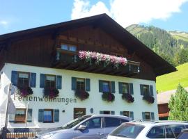 Ferienwohnungen Wolf, hotel in Holzgau