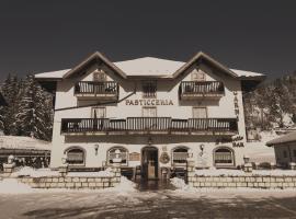 Garni Il Muretto, hotel v destinaci Lavarone
