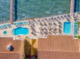 Beso del Sol Resort in Dunedin - Perfect Location & Relaxation!