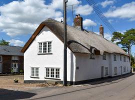 Glimsters Cottage, loma-asunto kohteessa Kentisbeare