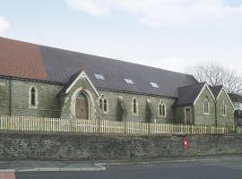 St Albans Church - 28165, hytte i Treherbert