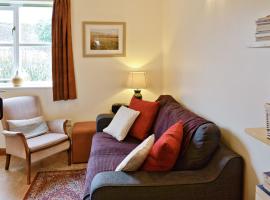 Jasmine Cottage - W41461, hotel with parking in Sturminster Newton